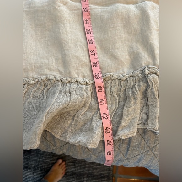 Bella Notte Linen King Shams with Rufflet - Picture 2 of 7